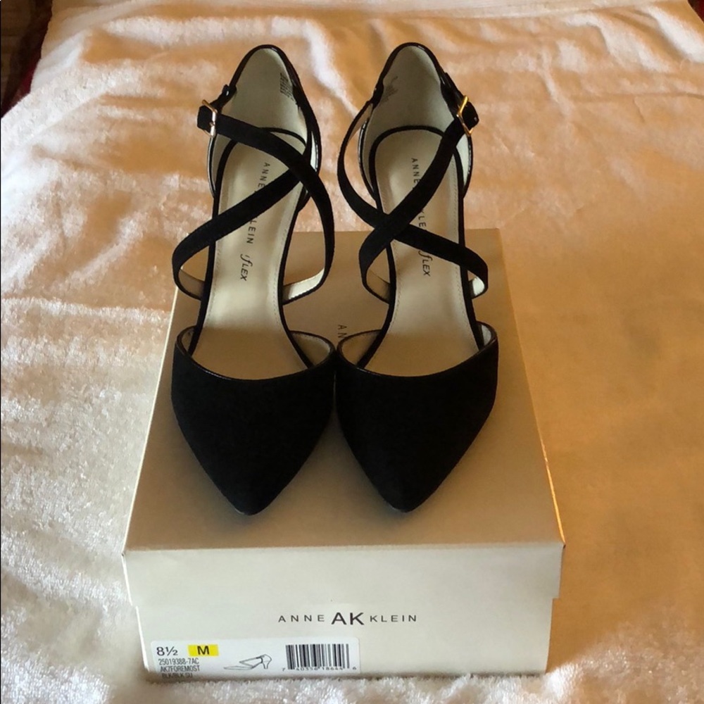 Anne Klein Black Suede 8 1/2
